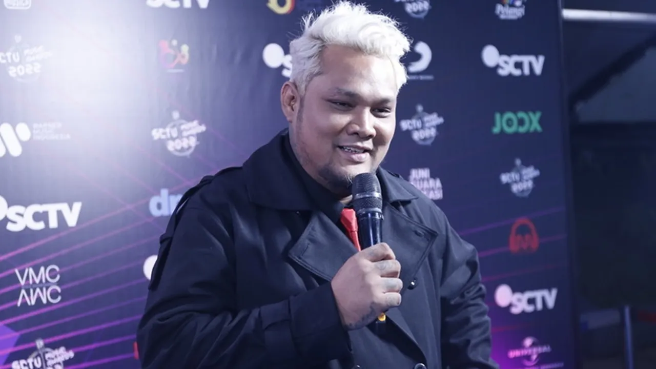 Sidang Cerai Perdana Akan Segera Digelar, Virgoun Akan Sampaikan Hal Ini Sidang Cerai Perdana Akan Segera Digelar, Virgoun Akan Sampaikan Hal Ini