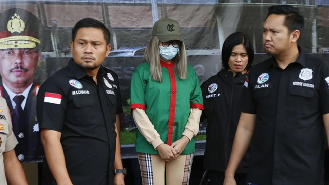 Sidang Perdana Digelar, Lucinta Luna Dikenakan Pasal Tambahan Terkait Kepemilikan Ekstasi