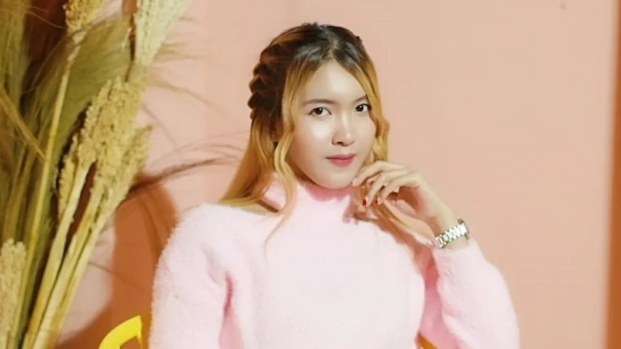 Single 'Raja Gombal' Meti Kim Dapat Dukungan dari Para Artis Senior Korea Single 'Raja Gombal' Meti Kim Dapat Dukungan dari Para Artis Senior Korea