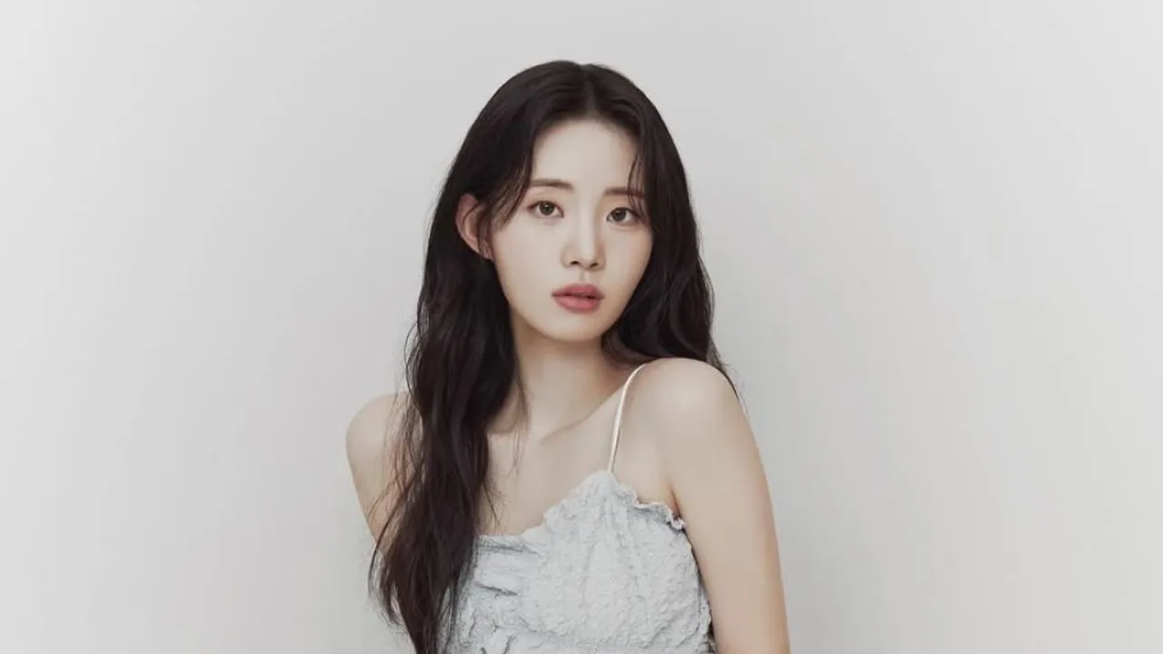 Sinopsis Drama Korea GRAND GALAXY HOTEL, Shin Shi Ah Jadi Manajer Hotel dan Sahabat Favorit Hantu