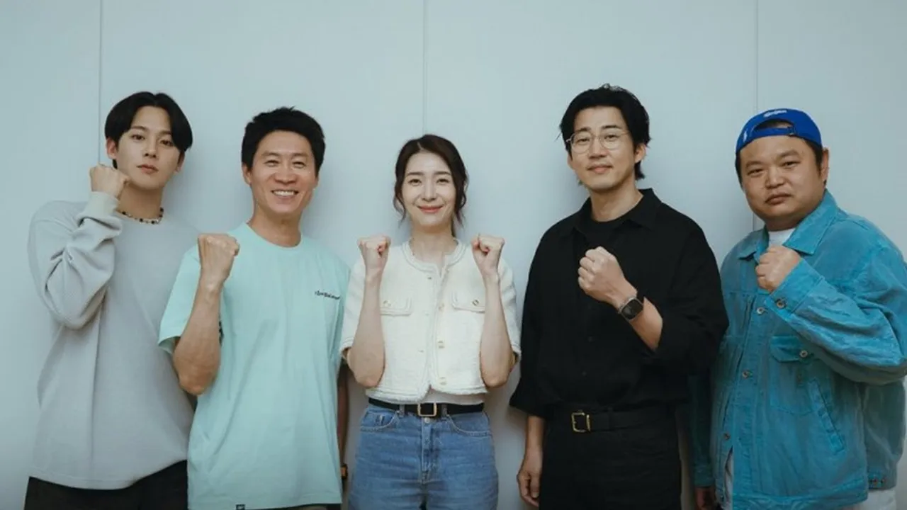 Sinopsis Drama Korea 'HEROES NEXT DOOR' Lengkap dengan Jadwal Tayang 17 November 2025