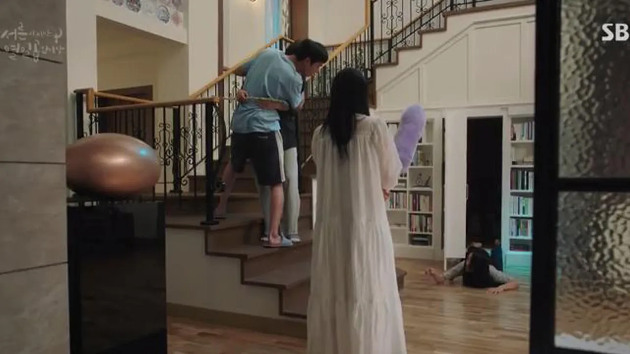 Sinopsis Drama STILL 17 Episode 4, Gembiranya Shin Hye Sun Pulang ke Rumah