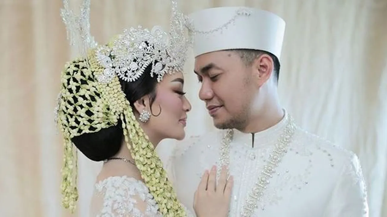 Sirajuddin Mahmud Unggah Foto Cincin Pernikahan Zaskia Gotik, Berliannya Berkilau