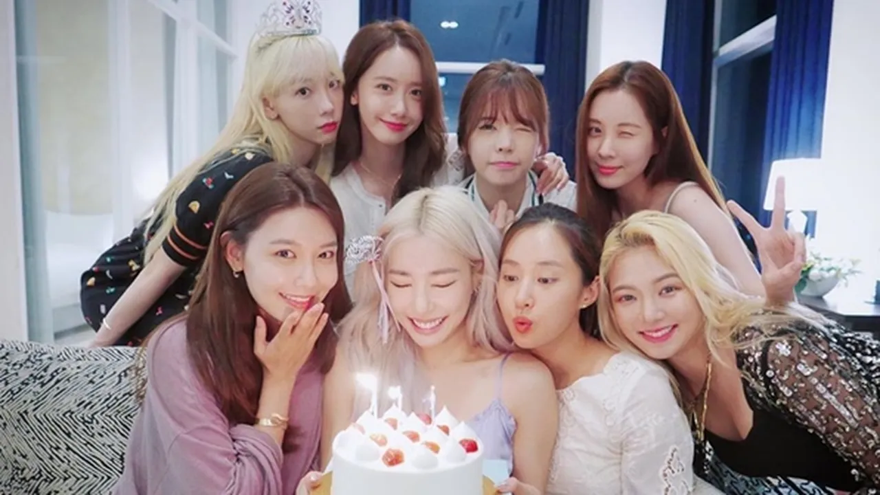 SNSD Reuni di Ultah Tiffany, Cute Lucu Tak Kalah dengan Girlband Baru SNSD Reuni di Ultah Tiffany, Cute Lucu Tak Kalah dengan Girlband Baru