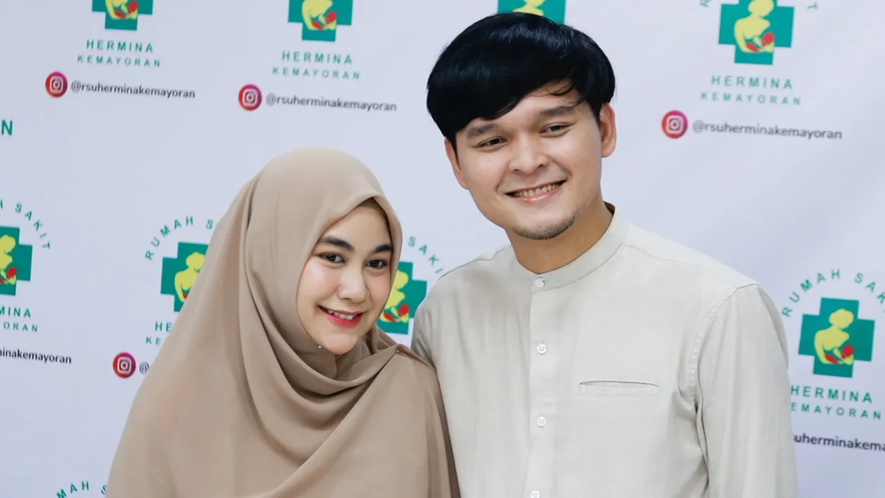 So Sweet Arti Alma dan Alsha, Anak Kembar Anisa Rahma dan Anandito So Sweet Arti Alma dan Alsha, Anak Kembar Anisa Rahma dan Anandito