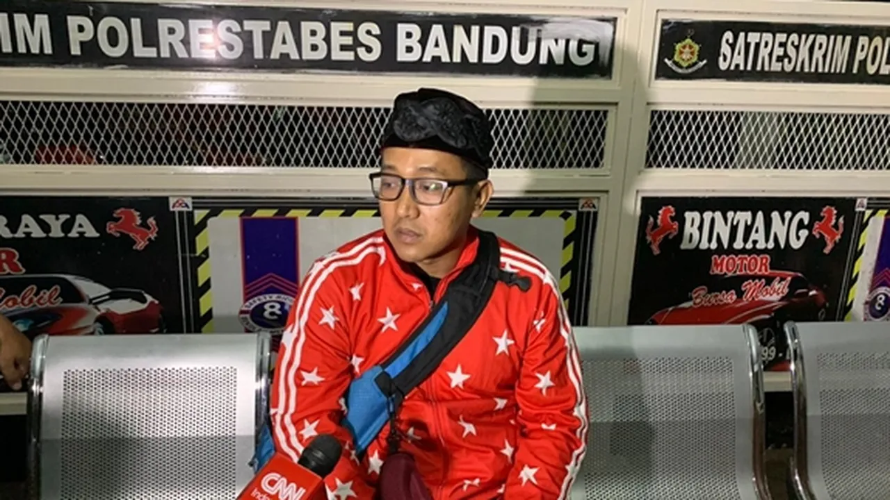Soal Ilmu Pelet Tedy, Mantan Asisten Lina: Pernah Dimandiin Juga Sama Tedynya Soal Ilmu Pelet Tedy, Mantan Asisten Lina: Pernah Dimandiin Juga Sama Tedynya