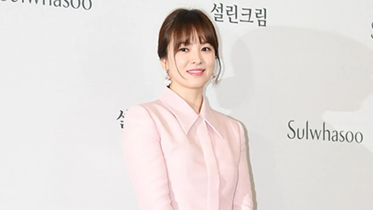 Song Hye Kyo Pernah Diancam Disiram Asam Klorida Jika Tak Beri Uang Miliaran Song Hye Kyo Pernah Diancam Disiram Asam Klorida Jika Tak Beri Uang Miliaran