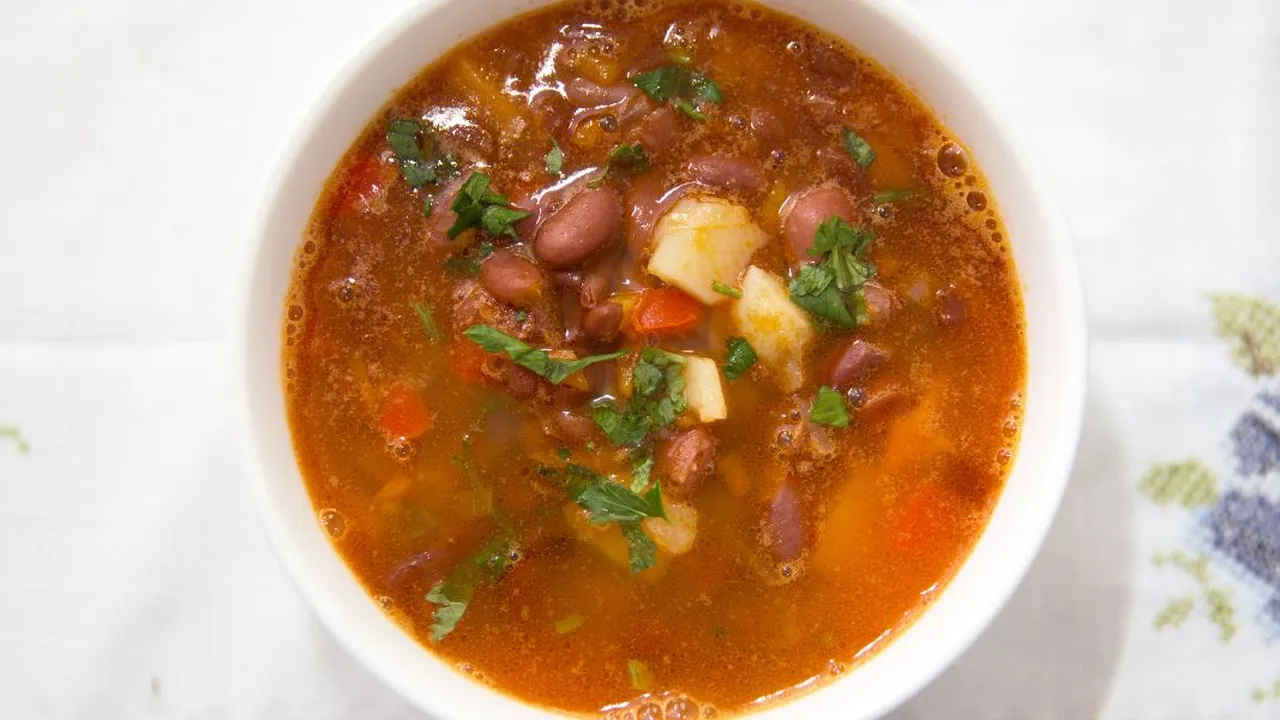 Sop Merah Spesial, Hidangan Nutrisi untuk Sahur dan Buka Puasa yang Pasti Disukai Anak!