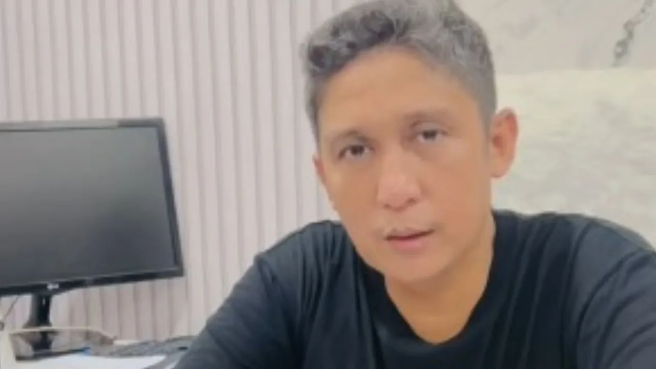 Sosok Firdaus Oiwobo, Kuasa Hukum Razman Nasution yang Kini Jadi Pusat Perhatian Sosok Firdaus Oiwobo, Kuasa Hukum Razman Nasution yang Kini Jadi Pusat Perhatian