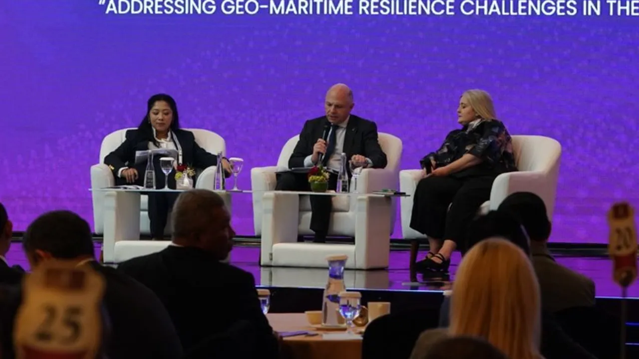 Stakeholders Bahas Tantangan Ketahanan Geo-Maritim di Indo-Pasifik pada Jakarta Geopolitical Forum ke-8 Stakeholders Bahas Tantangan Ketahanan Geo-Maritim di Indo-Pasifik pada Jakarta Geopolitical Forum ke-8