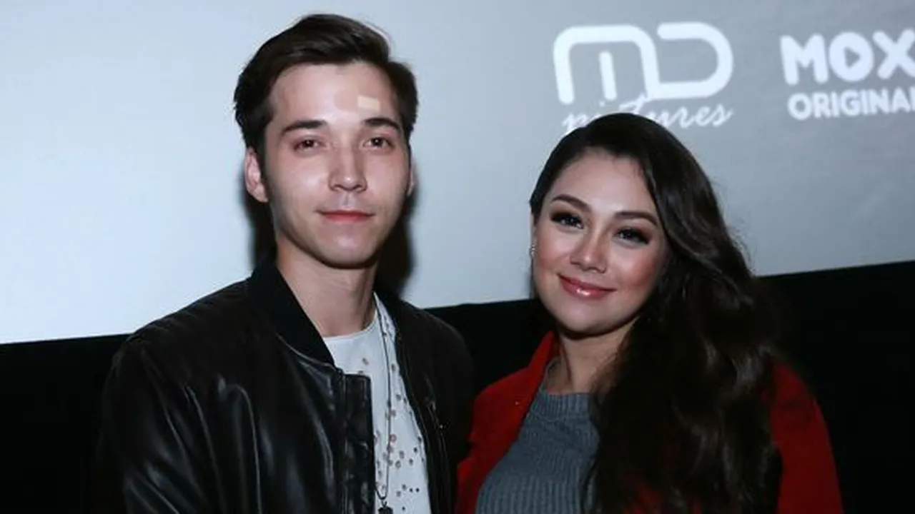 Stefan William dan Celine Evangelista Resmi Cerai!