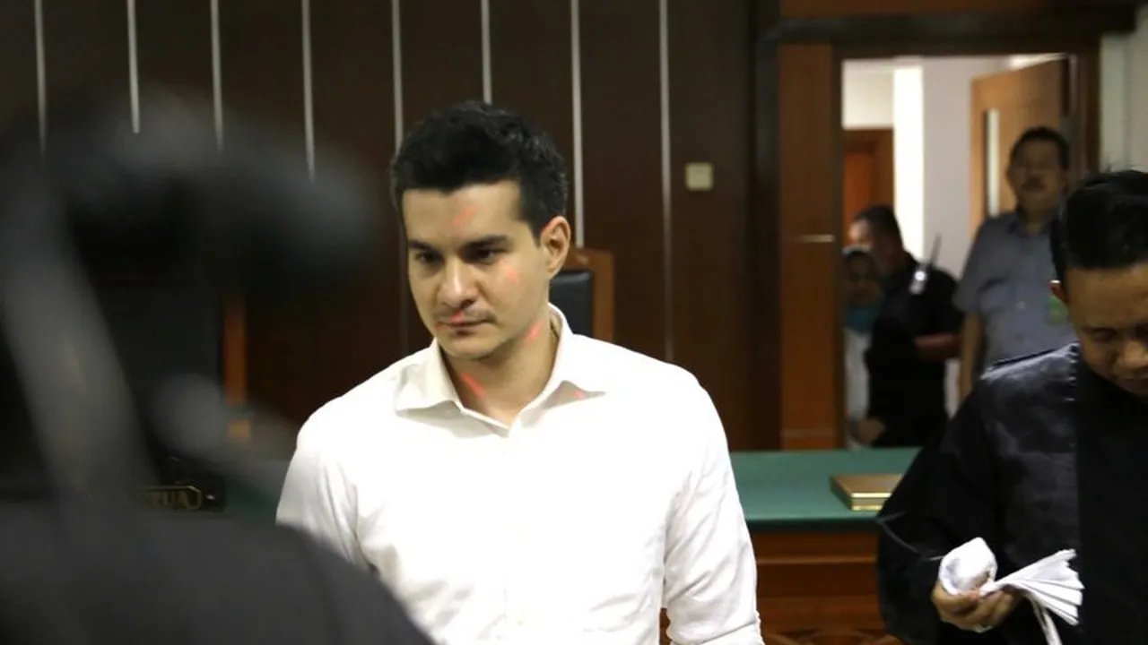 Steve Emmanuel Tidak Ditemani Keluarga Saat Jalani Sidang Putusan