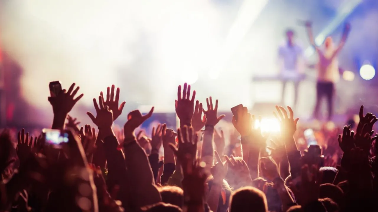 Strategi Atur Uang Saat Festival Musik Berdatangan, Bikin Hati & Dompetmu Senang!