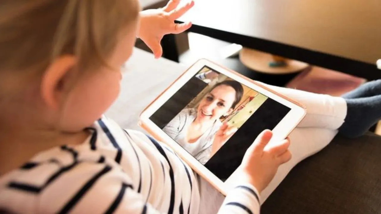 Strategi Cerdas Long Distance Parenting: Membangun Keluarga Modern yang Harmonis dari Jarak Jauh