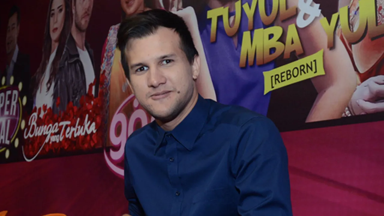 Stuart Collin Rayakan Tahun Baru Bareng Angela Gilsha, Pacaran?