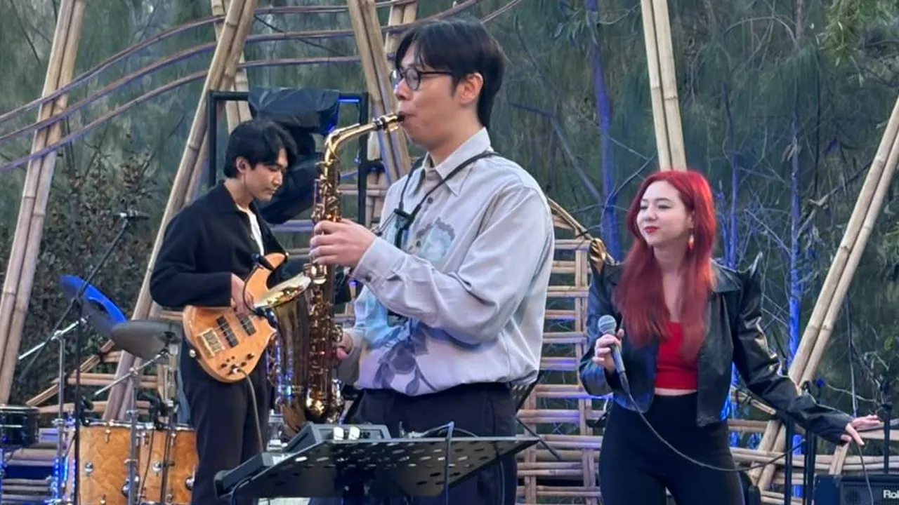 Suasana Jazz Gunung Bromo 2026 Hari Pertama: Plutato, Bilal, hingga Isyana