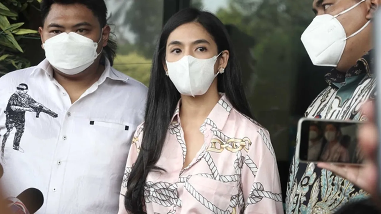 Sudah Beda Prinsip, DJ Una Gugat Cerai Sang Suami
