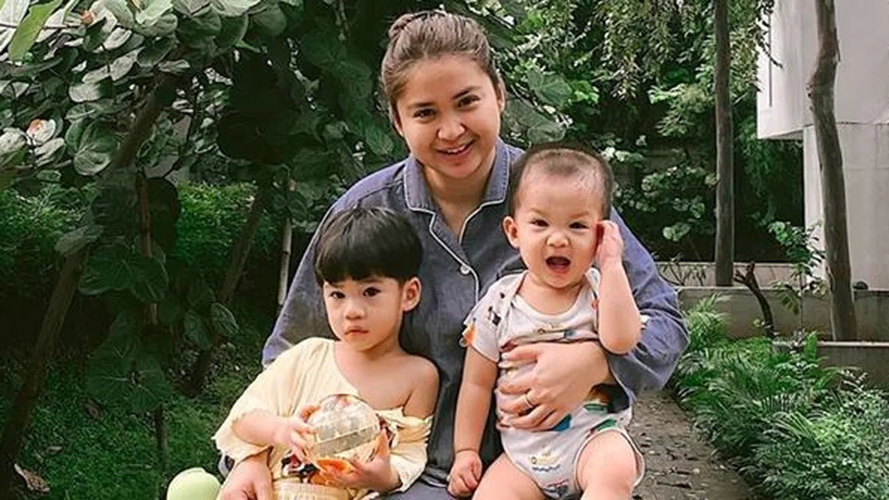 Sudah Punya Anak Dua, Putri Titian Disebut Mirip ABG Saat Posting Selfie Imut Sudah Punya Anak Dua, Putri Titian Disebut Mirip ABG Saat Posting Selfie Imut