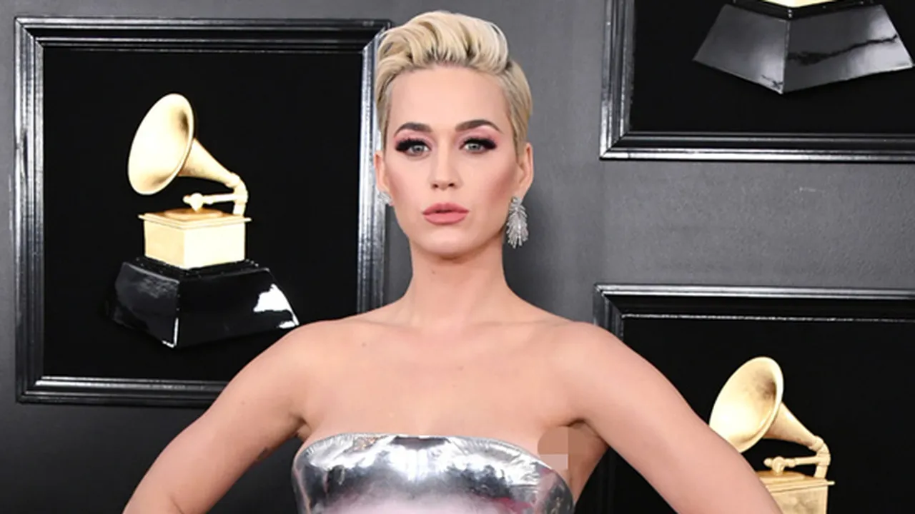 Sudah Tunangan, Katy Perry Masih Sebut Orlando Bloom Sebagai Pacar Sudah Tunangan, Katy Perry Masih Sebut Orlando Bloom Sebagai Pacar