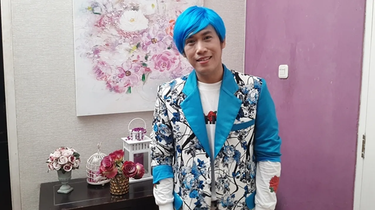 Suguhkan Konsep Baru dan Tampil Nyentrik, Pedangdut Ini Coba Gabungkan Musik Dangdut dan K-Pop Suguhkan Konsep Baru dan Tampil Nyentrik, Pedangdut Ini Coba Gabungkan Musik Dangdut dan K-Pop