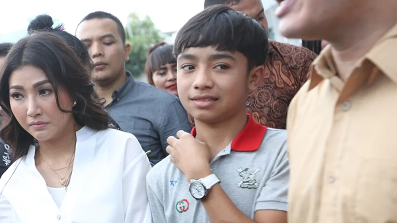 Suka Lihat Model Catwalk, Betrand Peto: Kenapa Manusia Bisa Tinggi Gitu Ya?