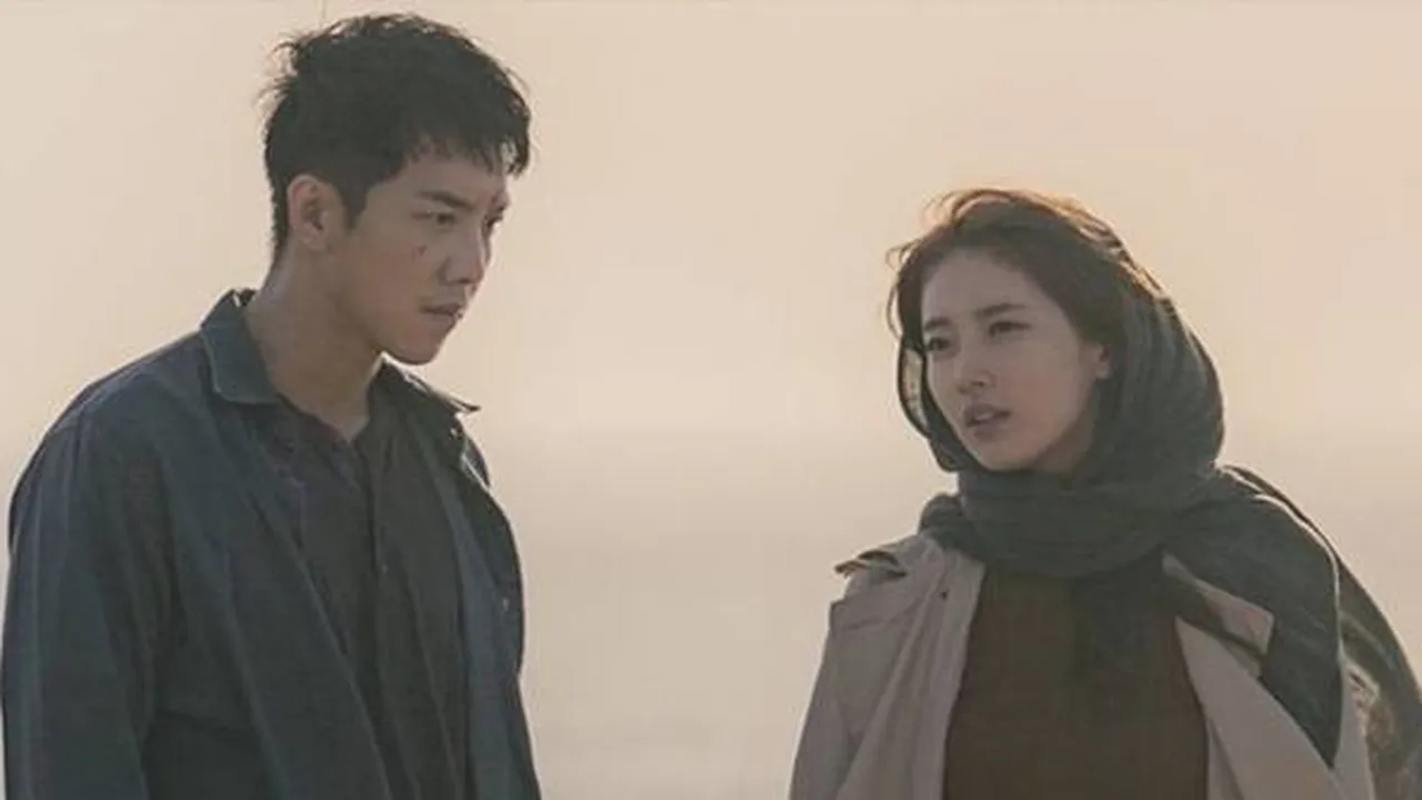 Suzy Cantik Pakai Kerudung di Teaser Drama 'Vagabond'