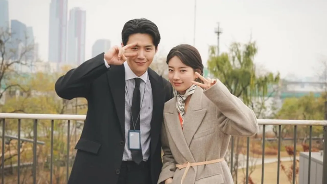 Suzy Olahraga Lari Bareng Kim Seon Ho di Vietnam, Syuting Drama Baru?