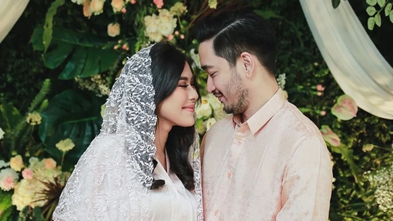 Syahnaz Sadiqah dan Suami Umumkan Jenis Kelamin Anak Kembarnya Syahnaz Sadiqah dan Suami Umumkan Jenis Kelamin Anak Kembarnya
