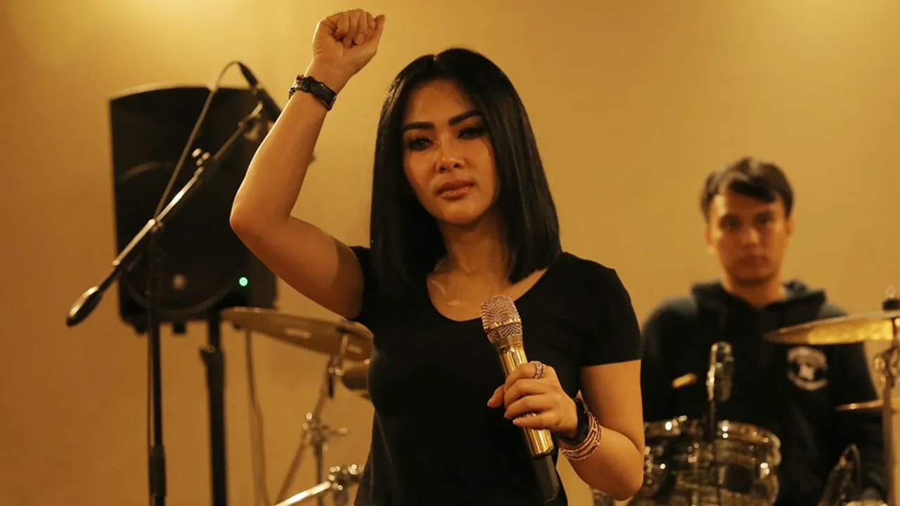 Syahrini Batal Duet Dengan Anang di Konsernya, Siapa Penggantinya?