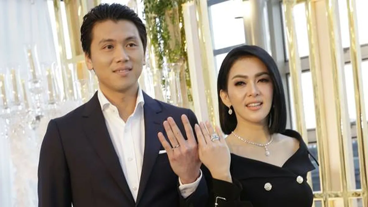 Syahrini Tanggapi Kabar Soal Perutnya Membuncit Karena Hamil