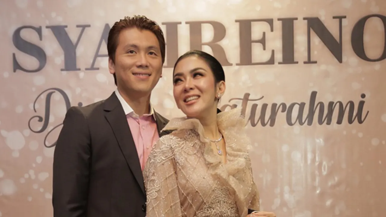 Syahrini Tawarkan Mediasi Luna Maya dengan Reino Barack, Tetapi Ditolak Syahrini Tawarkan Mediasi Luna Maya dengan Reino Barack, Tetapi Ditolak