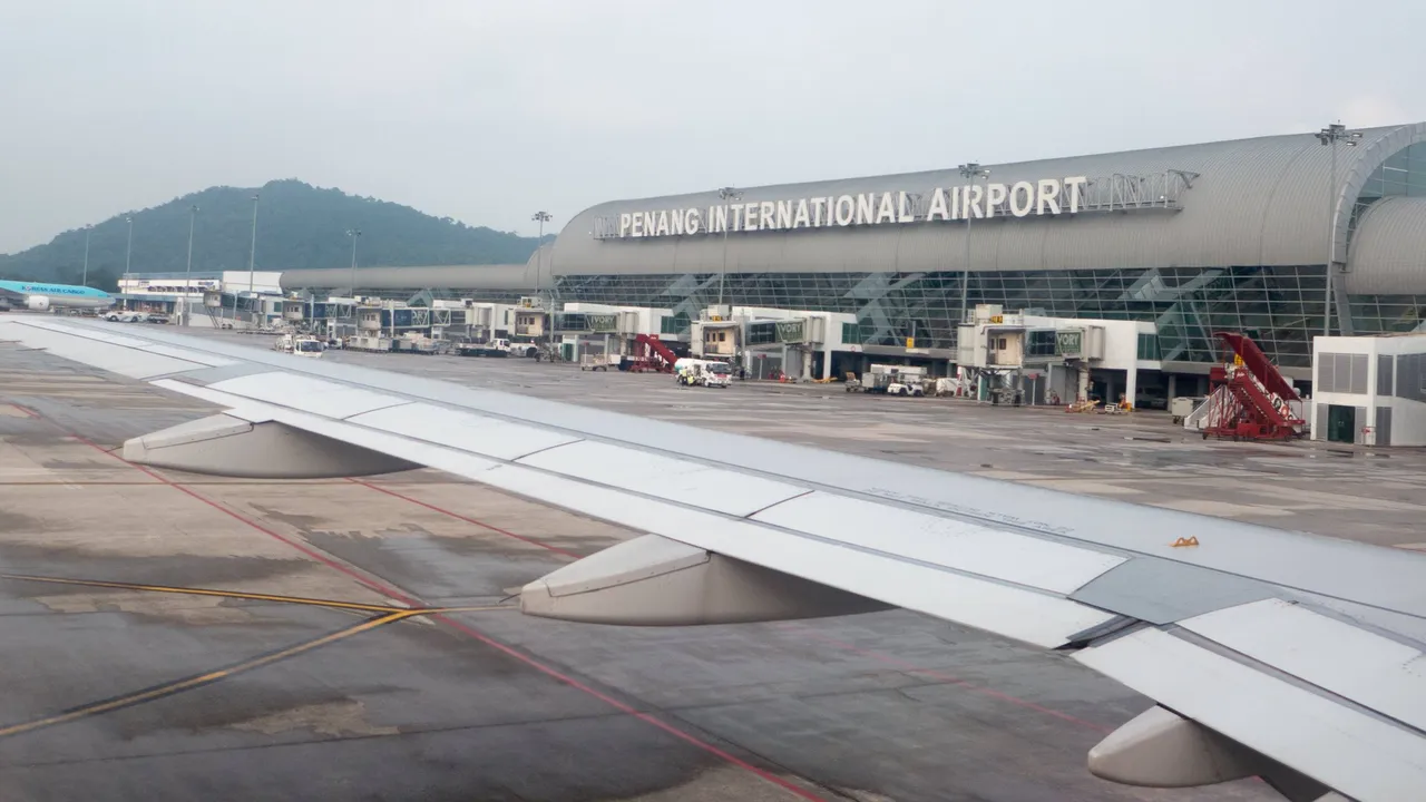 Tak Ada Biaya Pulang, Pria Indonesia Ini Nekat Sembunyi di Roda Pesawat
