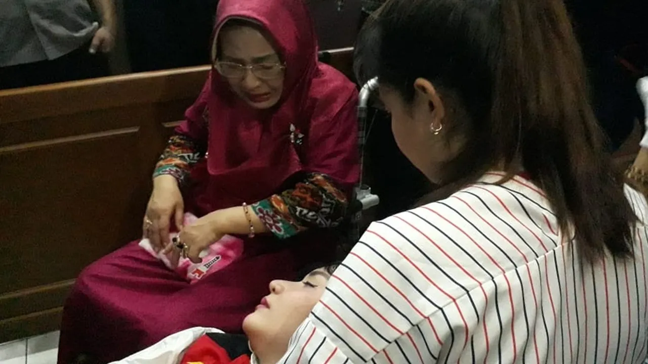 Tak Banyak yang Tahu, Ternyata Selama Ini Roro Fitria Masih Sakau Tak Banyak yang Tahu, Ternyata Selama Ini Roro Fitria Masih Sakau