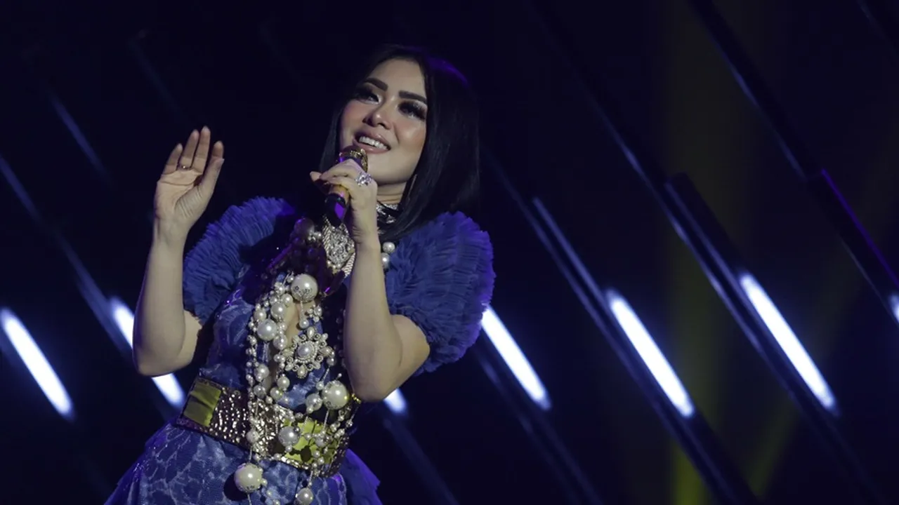 Tak Lagi Berjambul, Ternyata Ini Yang Membuat Syahrini Ubah Gaya Rambut Tak Lagi Berjambul, Ternyata Ini Yang Membuat Syahrini Ubah Gaya Rambut