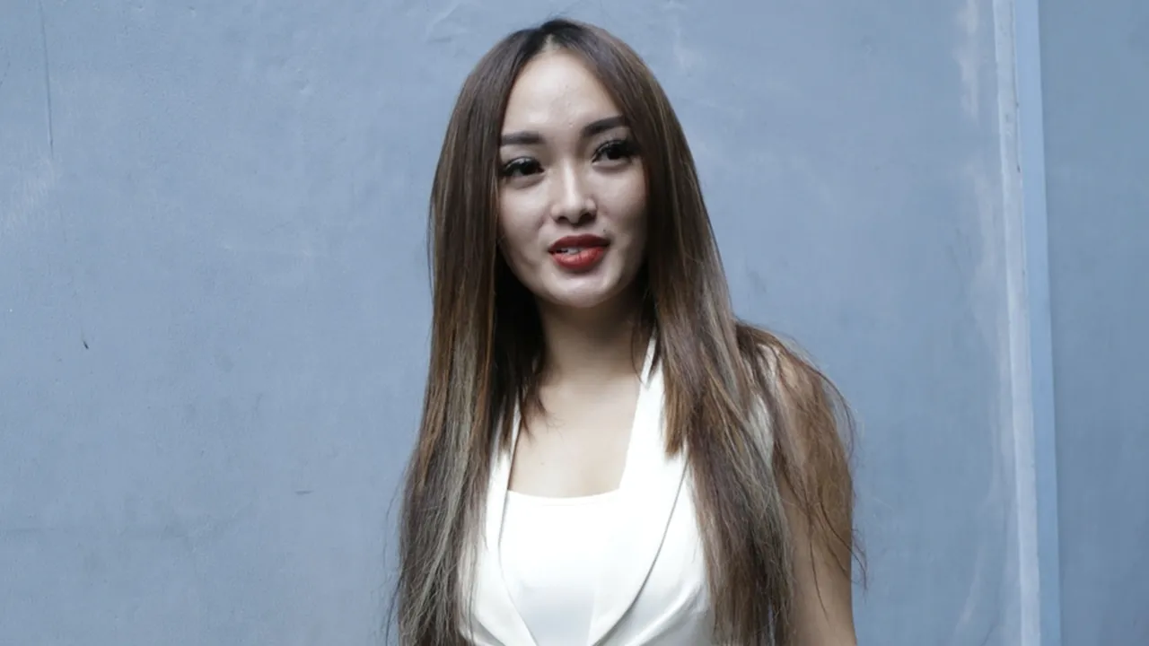 Tak Lagi Jomblo, Zaskia Gotik Punya Pacar Baru!