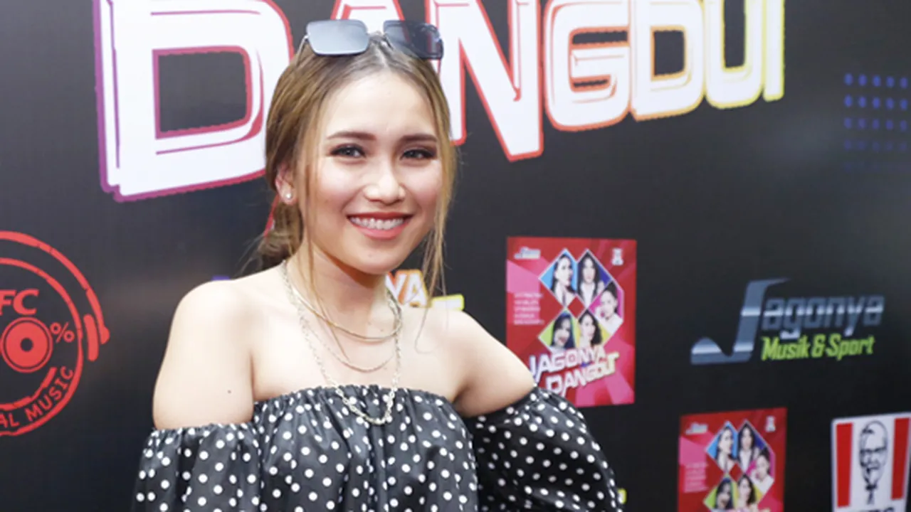 Tak Pergi Liburan Saat Tahun Baru, Ini Alasan Ayu Ting Ting