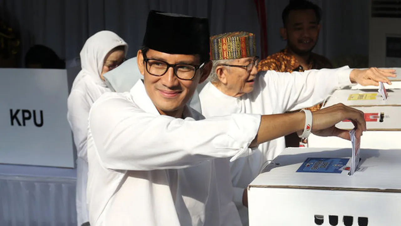 Tak Terlihat Saat Pidato Prabowo, Sandiaga Uno Sakit Cegukan