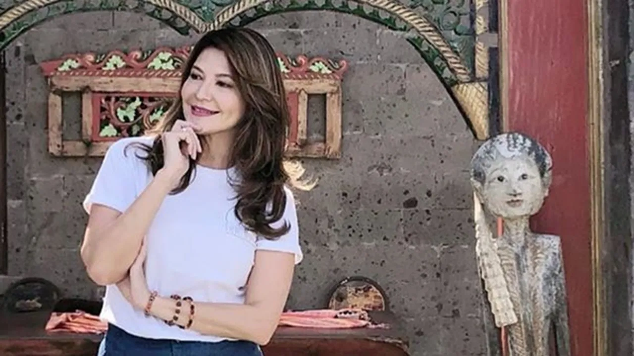 Tamara Bleszynski Bagikan Momen Berdiri di Dua Negara dalam Satu Waktu