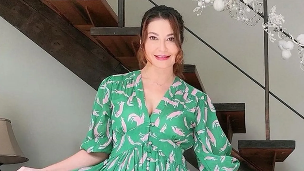Tamara Bleszynski Pamer Hisap Shisha di Senin Terakhir Tahun 2020, Netizen Ramai Mengingatkan