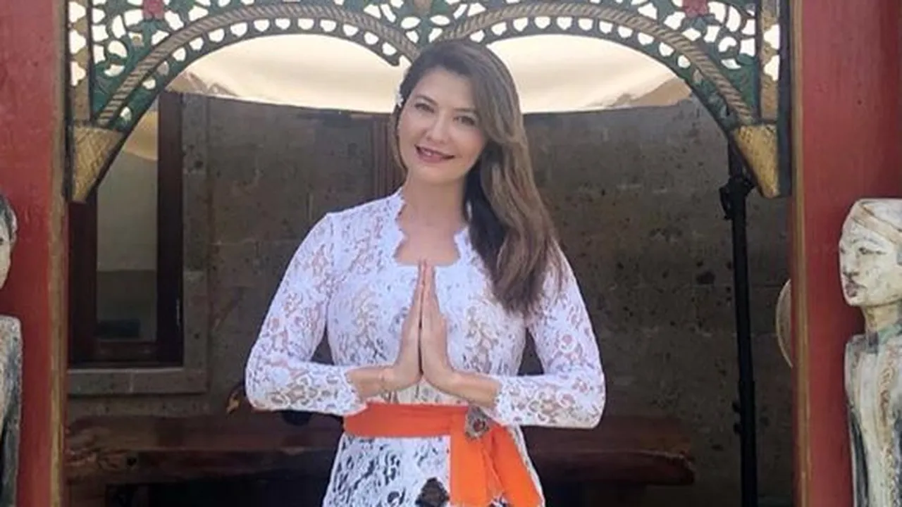 Tamara Bleszynski Pernah Dibully Gara-Gara Punya Fisik Bule Tamara Bleszynski Pernah Dibully Gara-Gara Punya Fisik Bule
