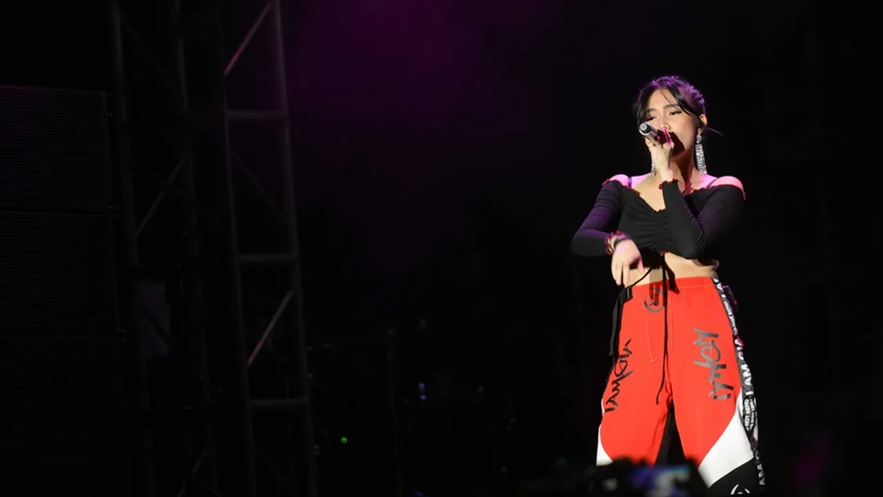 Tampil di ON OFF Festival, Niki 88Rising Mendadak Curhat Soal Mantan