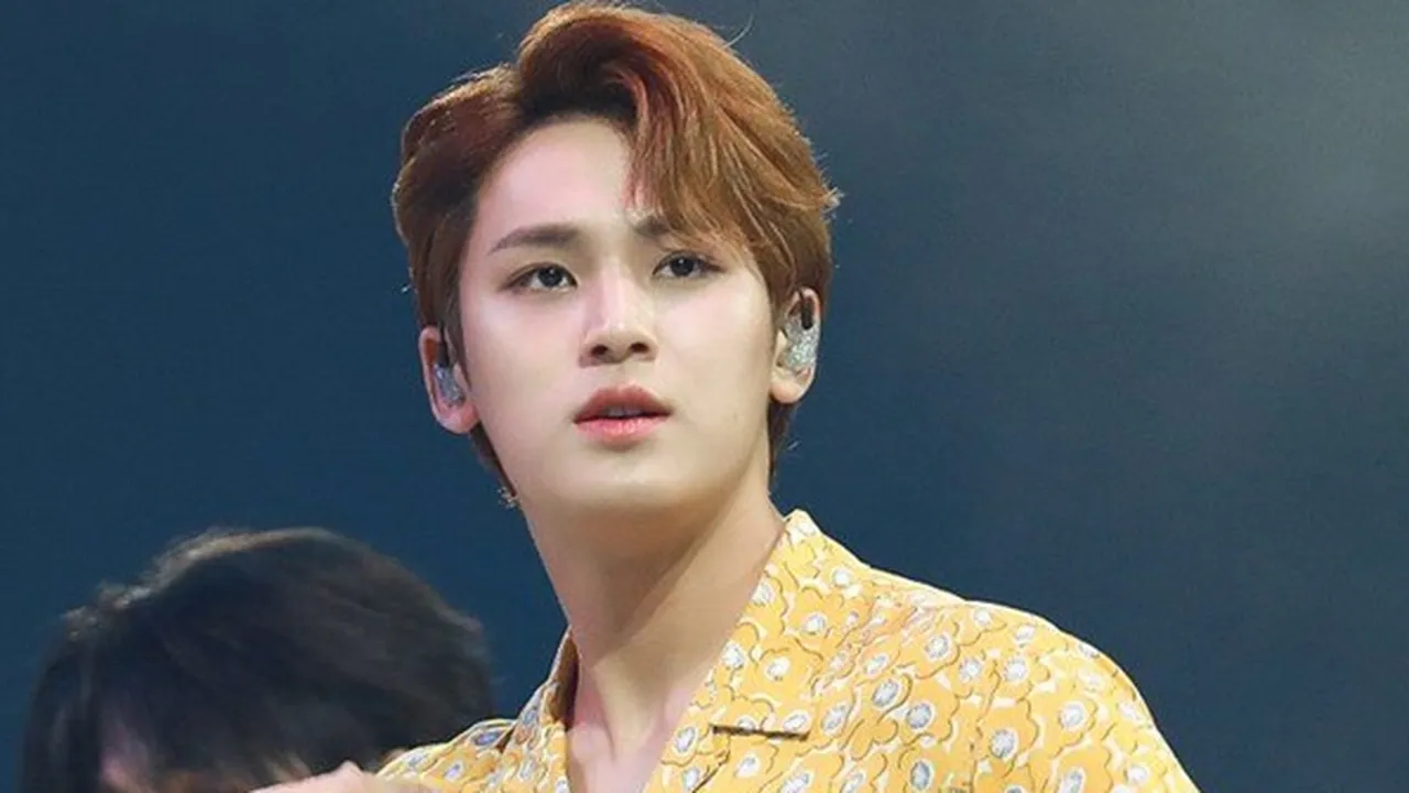 Tampil Flawless Tanpa Make-up Saat V Live, Mingyu SEVENTEEN Langsung Ramai Jadi Pemberitaan