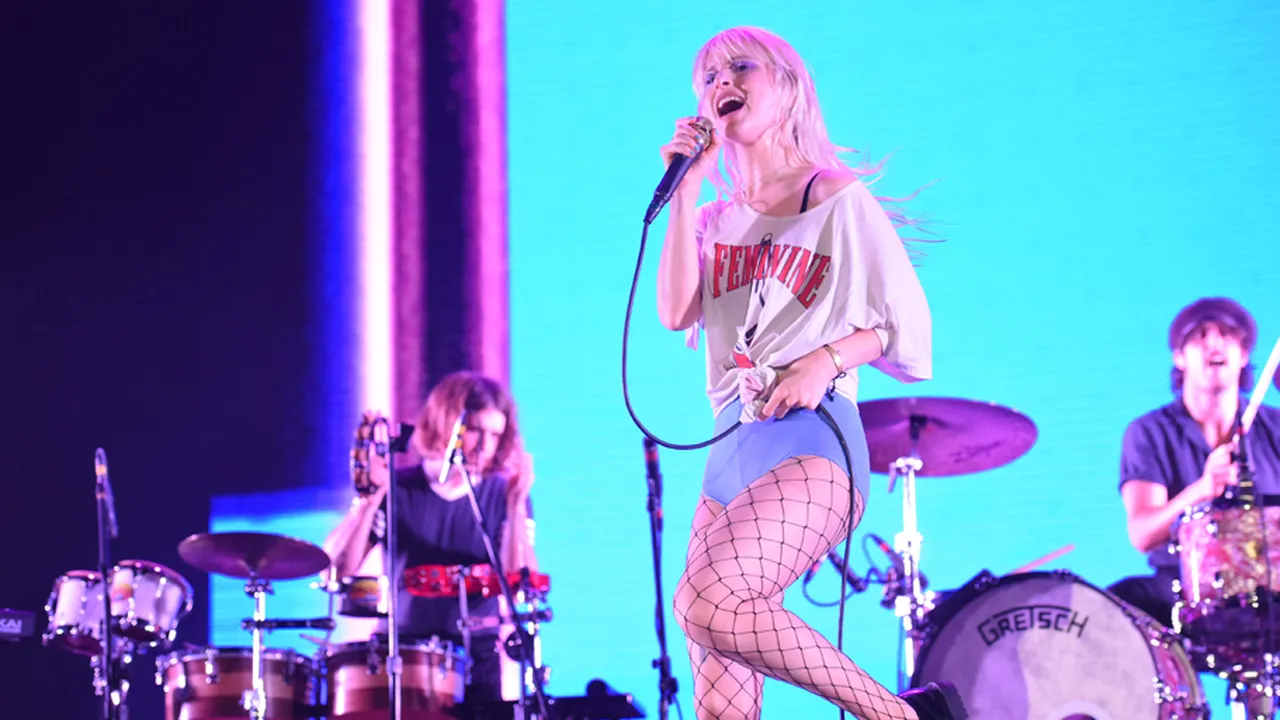 Tampil Maksimal, Paramore Bayar Tuntas Kerinduan Ribuan Penggemar di Indonesia
