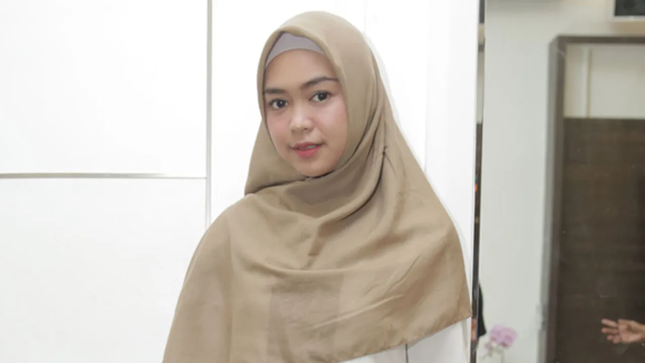 Tampil Memakai Celana Jeans Saat Main Tik Tok, Ria Ricis Dihujat Netizen