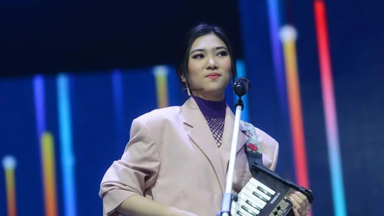 Tampil Satu Panggung, Isyana Sarasvati Puji Super Junior Yang Ramah
