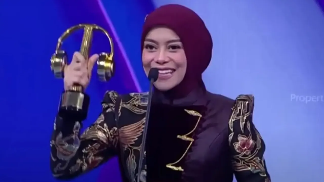 Tampilan Anggun Lesti Kejora di Indonesian Music Awards 2024, Sukses Tiga Penghargaan Tampilan Anggun Lesti Kejora di Indonesian Music Awards 2024, Sukses Tiga Penghargaan