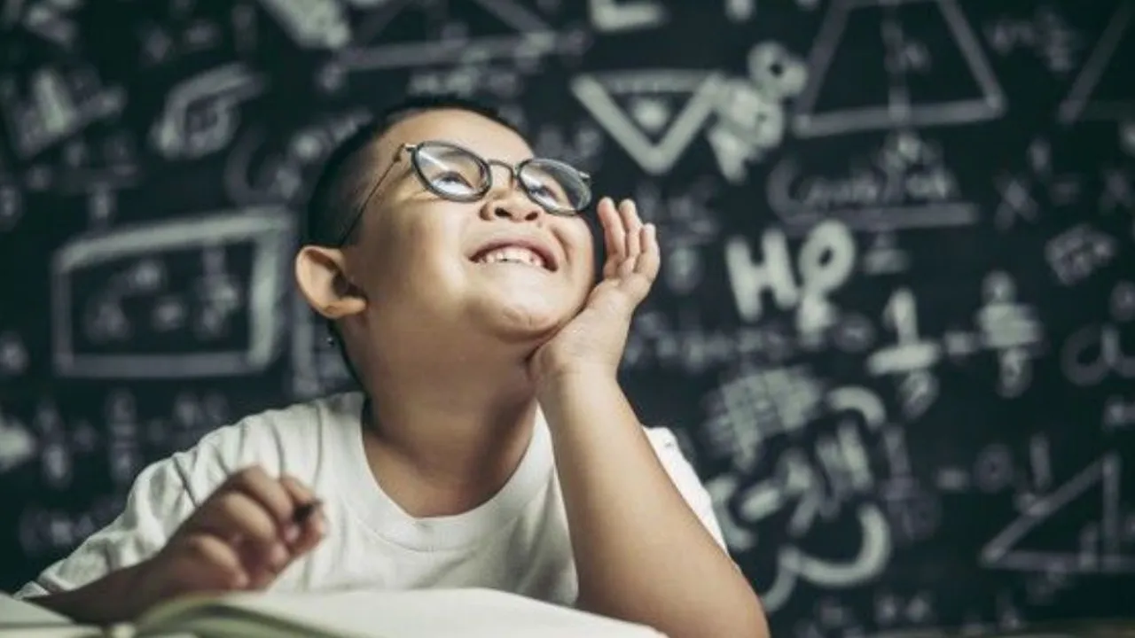 Tanda Anak Cerdas yang Bisa Dilihat Sejak Usia Dini
