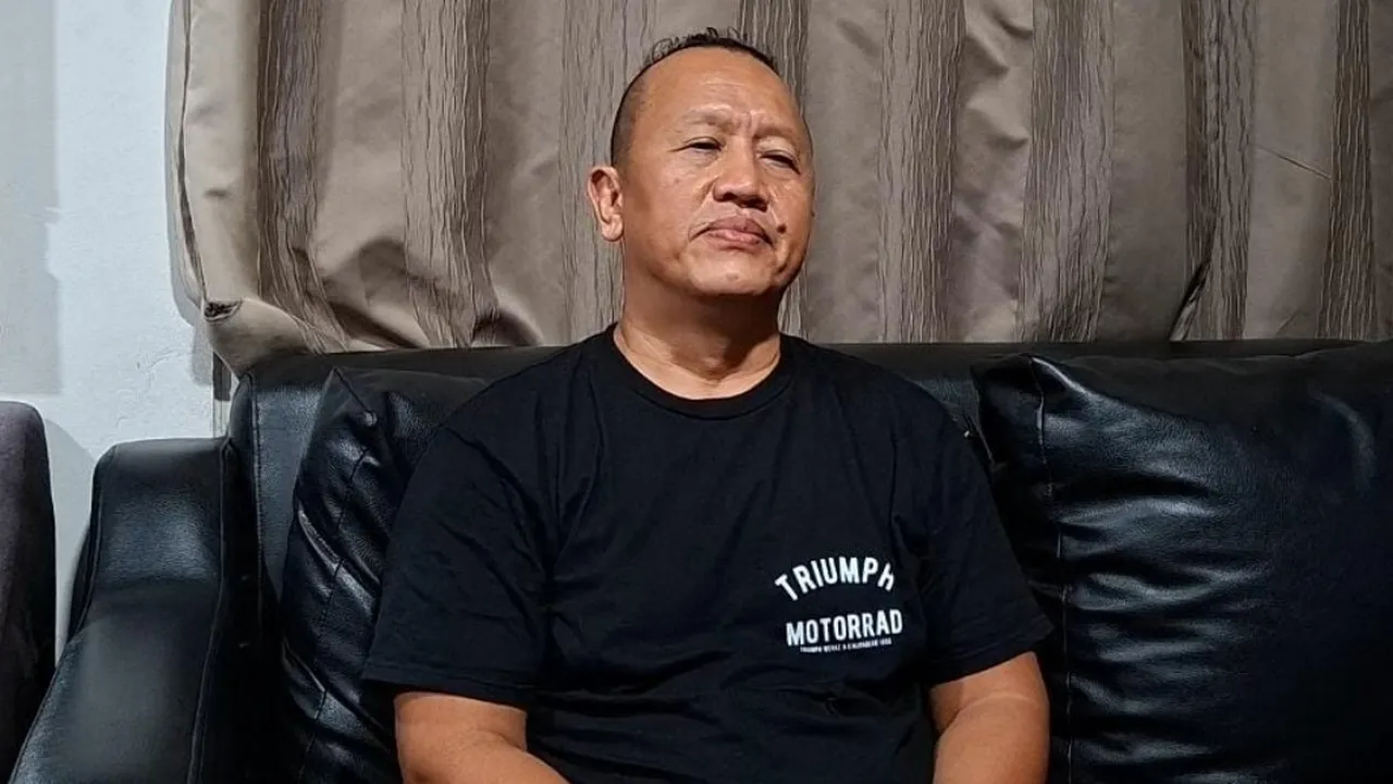 Tangis Sandy Pecah Saat Kenang Momen Terakhir Bersama Trisno PAS Band