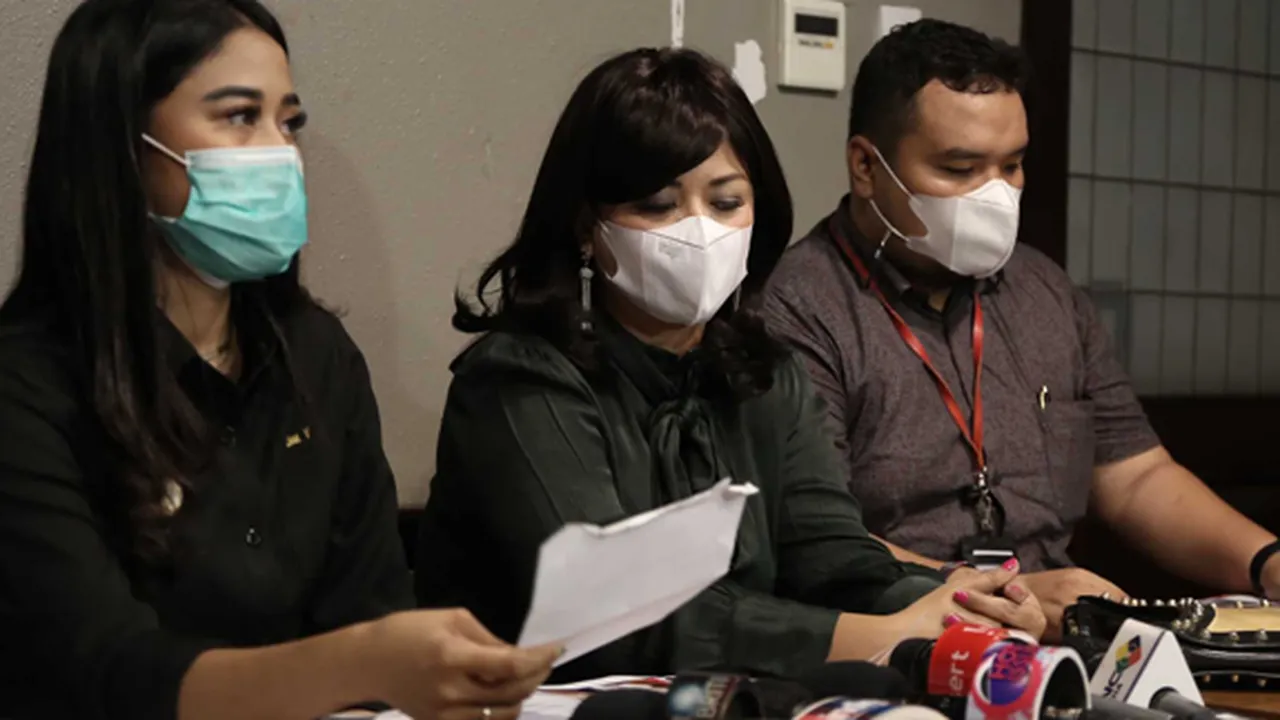 Tangis Yuyun Sukawati Pecah Saat Mendengar Duplik Fajar Umbara