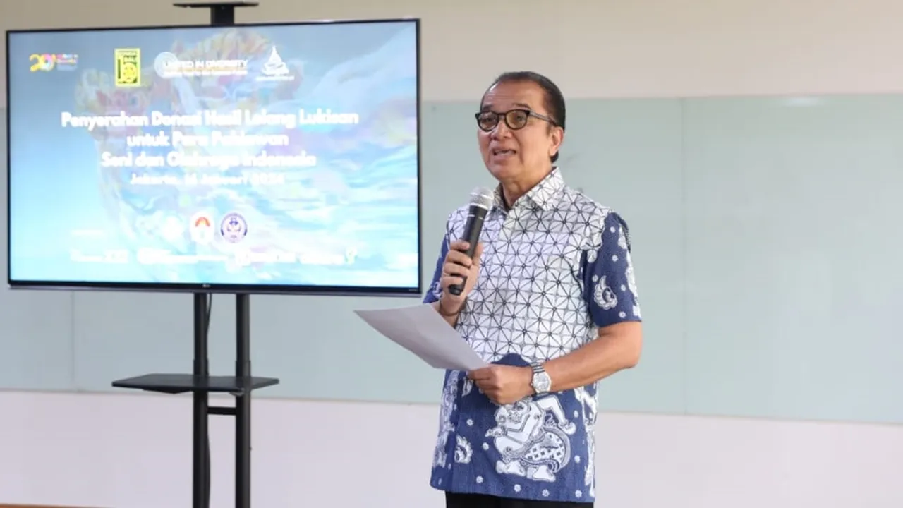 Tantowi Yahya Serahkan Donasi 2 Miliar Bagi Seniman & Altlet Indonesia